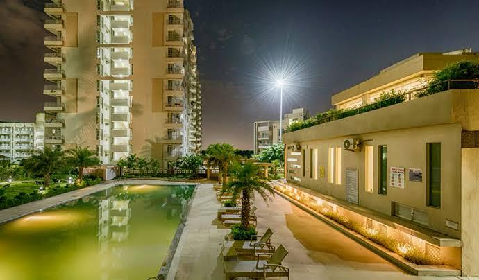 2 BHK + Pooja Room,Servant Room Apartment For Sale in Raheja Atharva