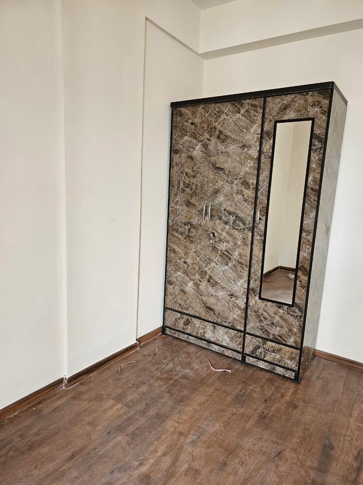 Room, new ashok nagar 2 Bedroom 600 Sq.Ft. Builder Floor In New Ashok Nagar Delhi 9111989