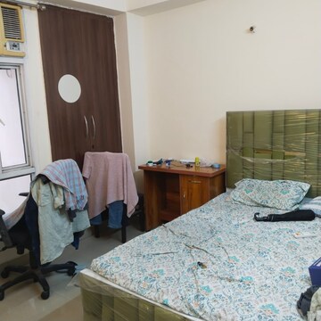 Bedroom in 2 BHK Apartment at Supertech Cape Town, Sector 74 – for Rent