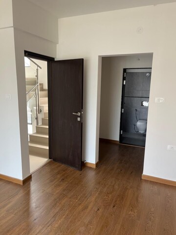 Room in 3 BHK Apartment at Geras World of Joy S, Kharadi – for Rent