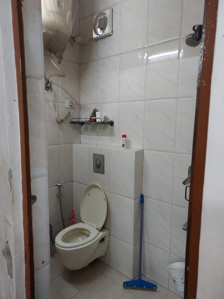 Attached Bathroom, lajpat nagar ii 2 Bedroom 900 Sq.Ft. Builder Floor In Lajpat Nagar ii Delhi 9112003