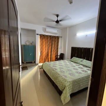 Bedroom in 2.5 BHK Apartment at Supertech Cape Town, Sector 74 – for Rent