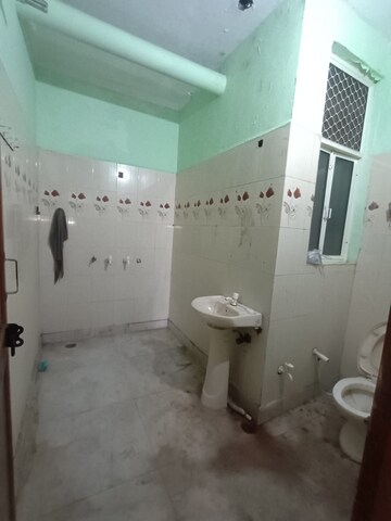 Attached Bathroom in 1.5 BHK Villa at RWA Apartments Sector 71, Sector 71 – for Rent