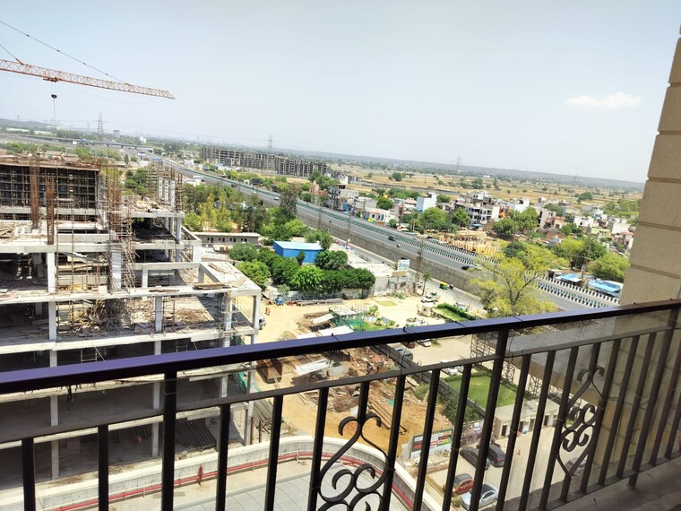 Balcony, signature-the-serenas 2.5 Bedroom 583 Sq.Ft. Apartment In Sohna Sector 36 Gurgaon 9112157