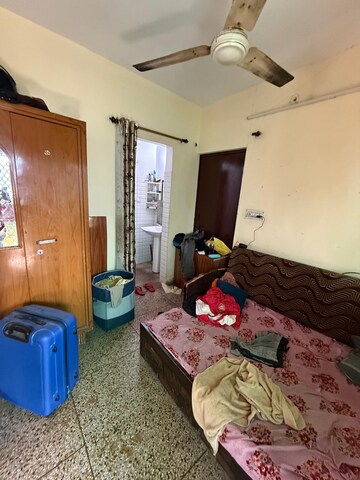 Bedroom in 2 BHK Builder Floor at Mayur Vihar Phase 1 – for Rent