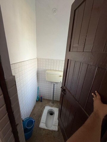Bathroom in 2 BHK Builder Floor at Mayur Vihar Phase 1 – for Rent