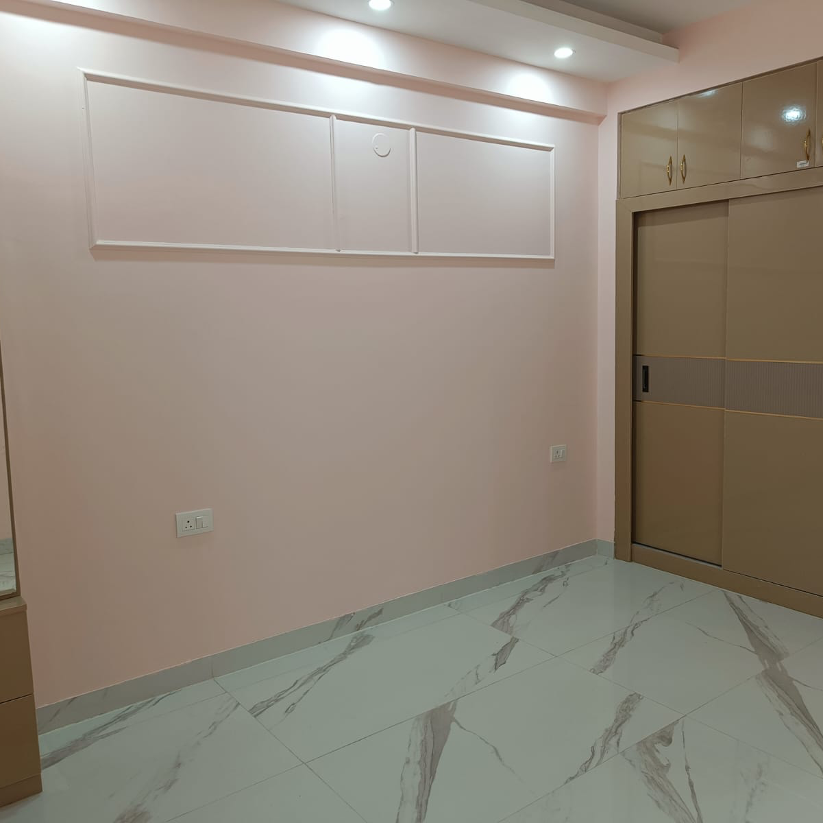 3.5 BHK + Study Room,Extra Room Apartment For Rent in Smart World Gems