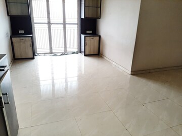 Room in 2 BHK Apartment at Sun Empire, Sinhagad – for Rent