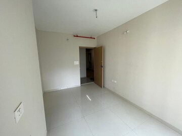 Room in 2.5 BHK Apartment at Sugee Atharva, Prabhadevi – for Rent