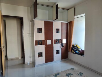 Room in 2 BHK Apartment at Mittal Sun Orbit, Sinhagad Road – for Rent