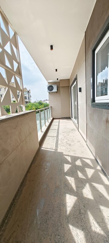Balcony in 2 BHK Builder Floor at Sector 56 – for Rent