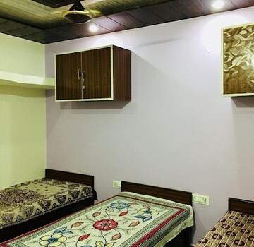 Bedroom in 2 BHK Builder Floor at Sector 56 – for Rent