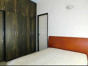 Bedroom in 2 BHK Apartment at Ashok Gardens, Sewri – for Rent