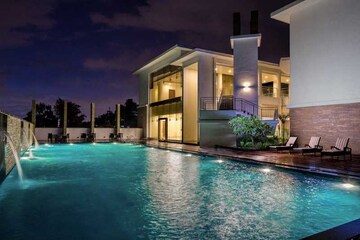 Swimming Pool in 4 BHK Villa at Prestige White Meadows, Whitefield – for Rent