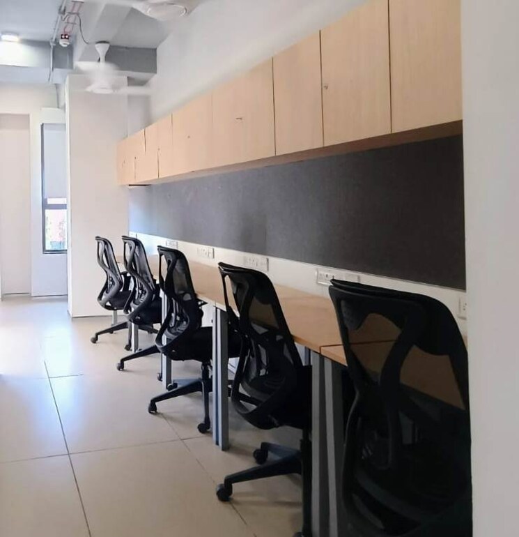 Team Area, arera colony Commercial Co Working Space 100 Sq.Yd. In Arera Colony Bhopal 9112199