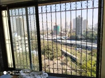 Balcony in 1 BHK Apartment at Siddharth Enclave Mumbai, Lower Parel – for Rent