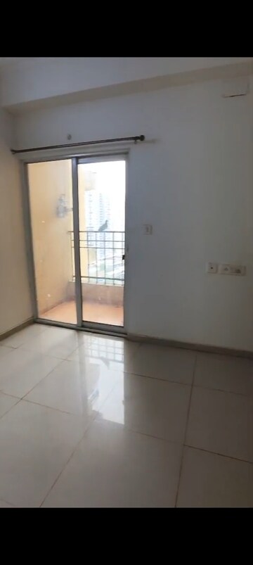 Room in 2 BHK Apartment at Himalaya Pride, Tech Zone 4 Greater Noida – for Sale
