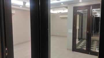 4 BHK Apartment at Green Park – for Rent