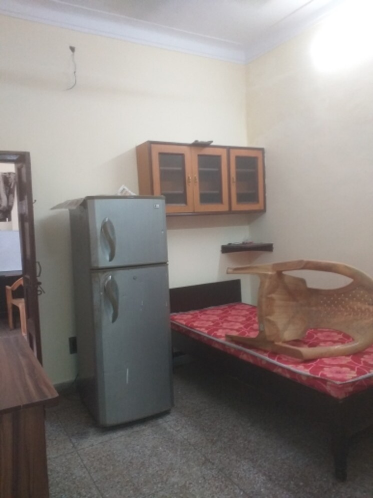 Room, old rajinder nagar 1.5 Bedroom 750 Sq.Ft. Builder Floor In Old Rajinder Nagar Delhi 9112394