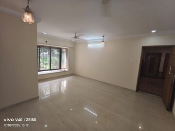 Room in 2 BHK Apartment at K Raheja Vihar, Powai – for Sale