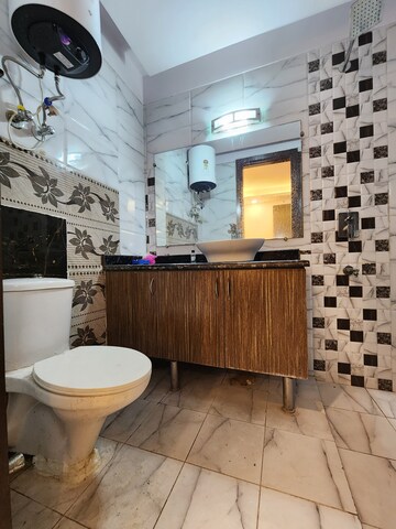 Team Area in 3 BHK Builder Floor at Chattarpur – for Rent