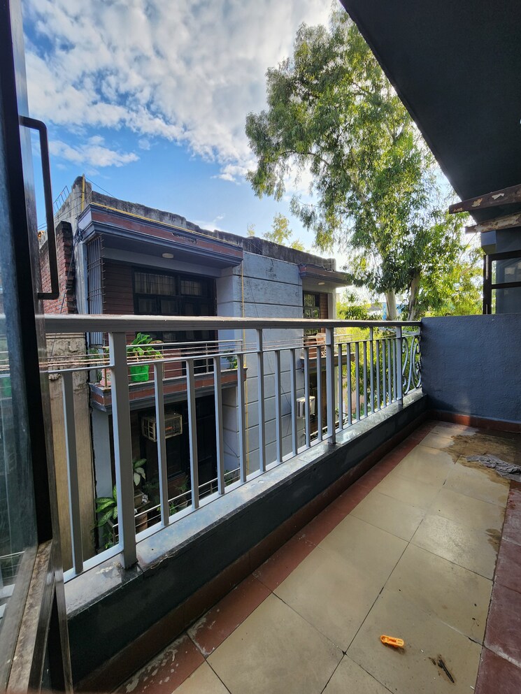 Exterior View, chattarpur 3 Bedroom 1200 Sq.Ft. Builder Floor In Chattarpur Delhi 9112443