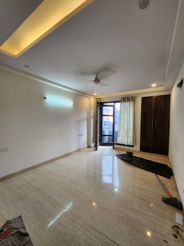 Furnished Amenities in 3 BHK Builder Floor at Chattarpur – for Rent