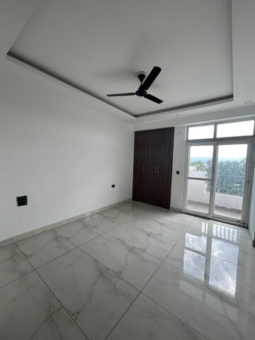 Room in 4 BHK Apartment at JKG Palm Residency, Clement Town – for Sale