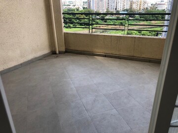 Room in 2 BHK Apartment at Sun Planet, Anand Nagar – for Rent