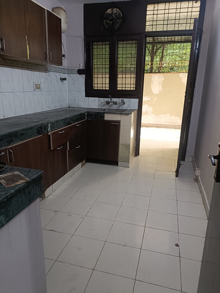 Kitchen, sector 52 3 Bedroom 1350 Sq.Ft. Builder Floor In Sector 52 Gurgaon 9112450