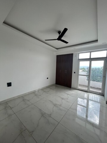 Room in 4 BHK Apartment at JKG Palm Residency, Clement Town – for Sale