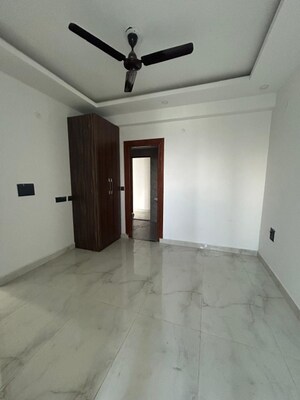 Room in 3 BHK Apartment at Turner Road – for Sale