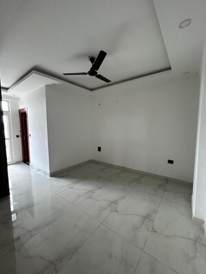 Room in 3 BHK Apartment at Turner Road – for Sale