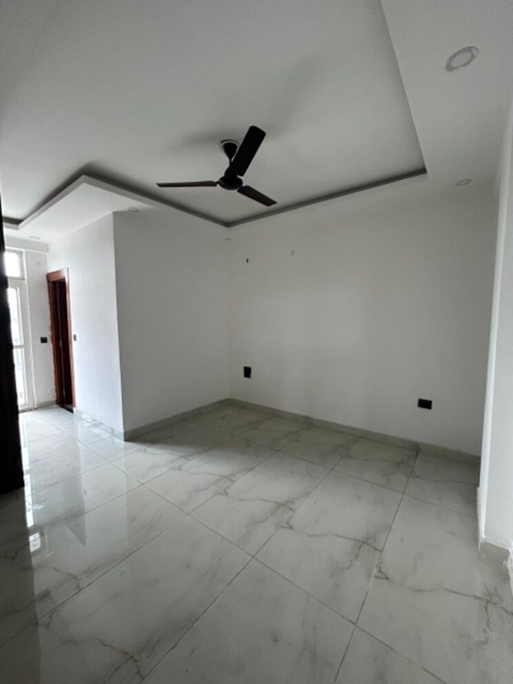 Room, turner road 3 Bedroom 1530 Sq.Ft. Apartment In Turner Road Dehradun 9112497