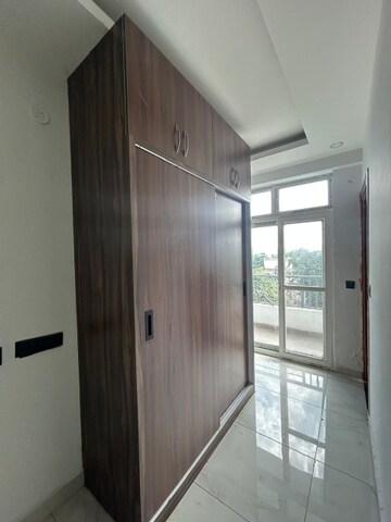 Room in 3 BHK Apartment at Turner Road – for Sale