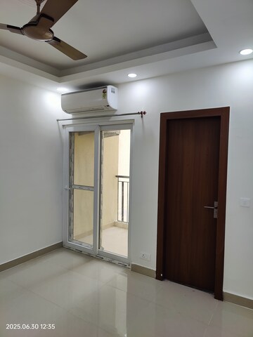 Room in 3 BHK Apartment at Habitech Panch Tatva, Tech Zone 4 Greater Noida – for Rent