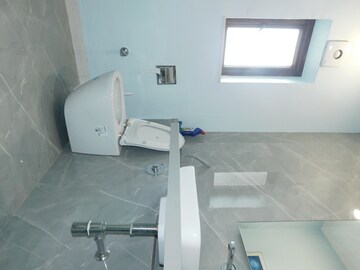 Bathroom in  Pg at Peddar Road – for Rent