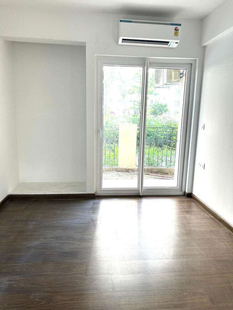 Room, amrapali-golf-homes 2 Bedroom 835 Sq.Ft. Apartment In Sector 4 Greater Noida Greater Noida 9112534