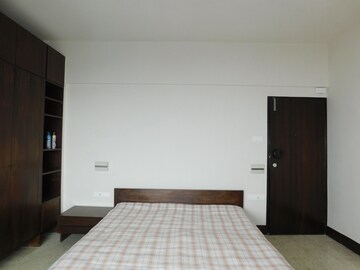 Bedroom in 1 RK Apartment at Summer Ville, Cumbala Hill – for Rent