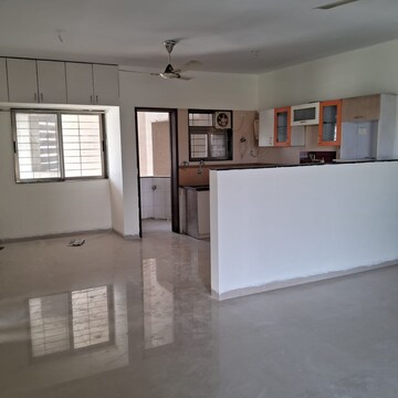 Room in 2 BHK Apartment at Sahakar Nagar – for Rent