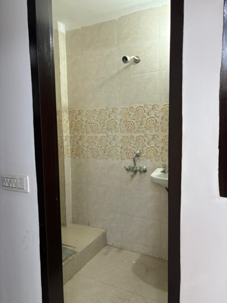 Bathroom, rattan-apartment 3 Bedroom 950 Sq.Ft. Builder Floor In Khanpur Delhi 9112593