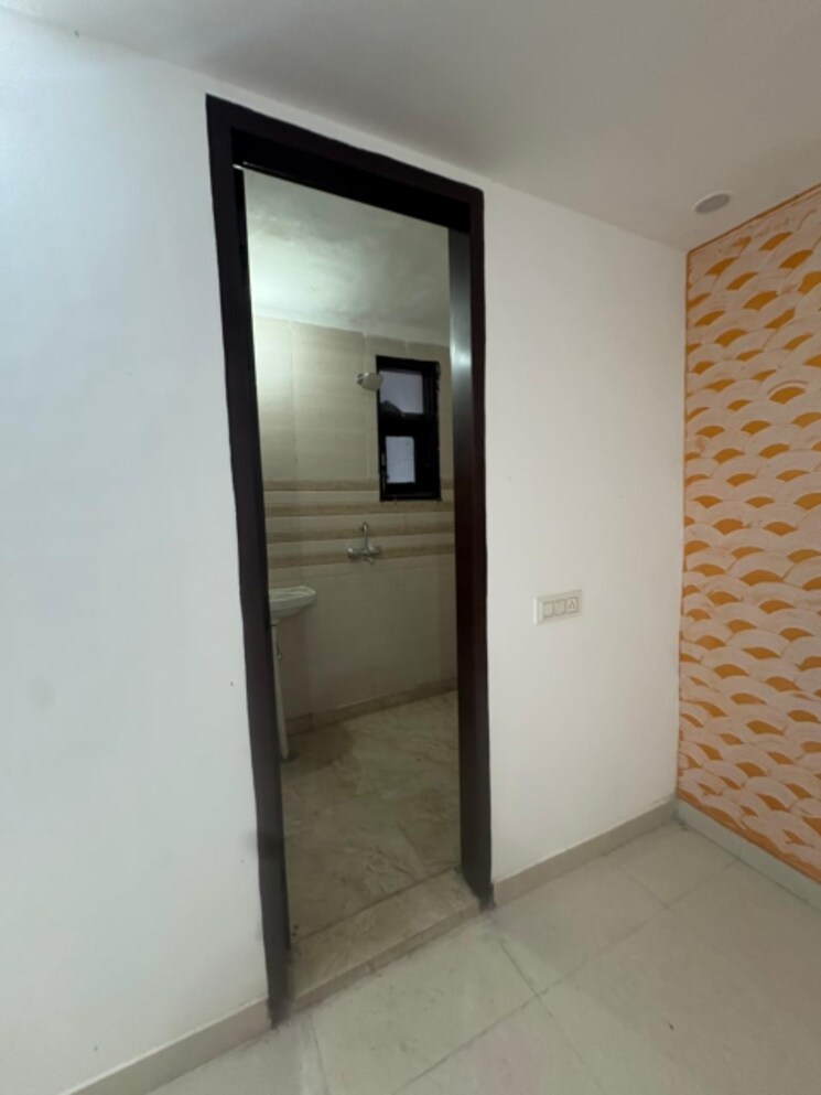 Room, rattan-apartment 3 Bedroom 950 Sq.Ft. Builder Floor In Khanpur Delhi 9112593