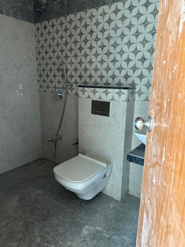 Bathroom, naman-habitat 3 Bedroom 1650 Sq.Ft. Apartment In Andheri West Mumbai 9112651