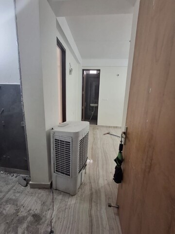 Bathroom in 1 BHK Apartment at Palm Residency Chhatarpur, Chattarpur – for Rent