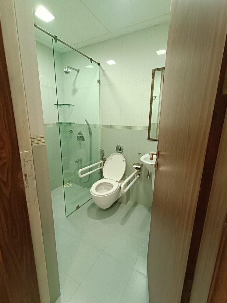 Bathroom, kabir-apartment 4 Bedroom 3500 Sq.Ft. Apartment In Juhu Mumbai 9112676