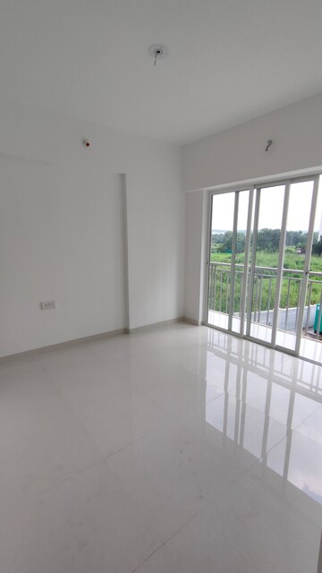 Room in 2 BHK Apartment at Godrej Vihaa, Badlapur East – for Rent
