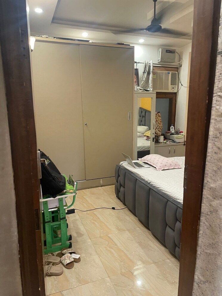 Room, shanti-chs-vasundhara 3 Bedroom 1115 Sq.Ft. Builder Floor In Vasundhara Sector 11 Ghaziabad 9112713