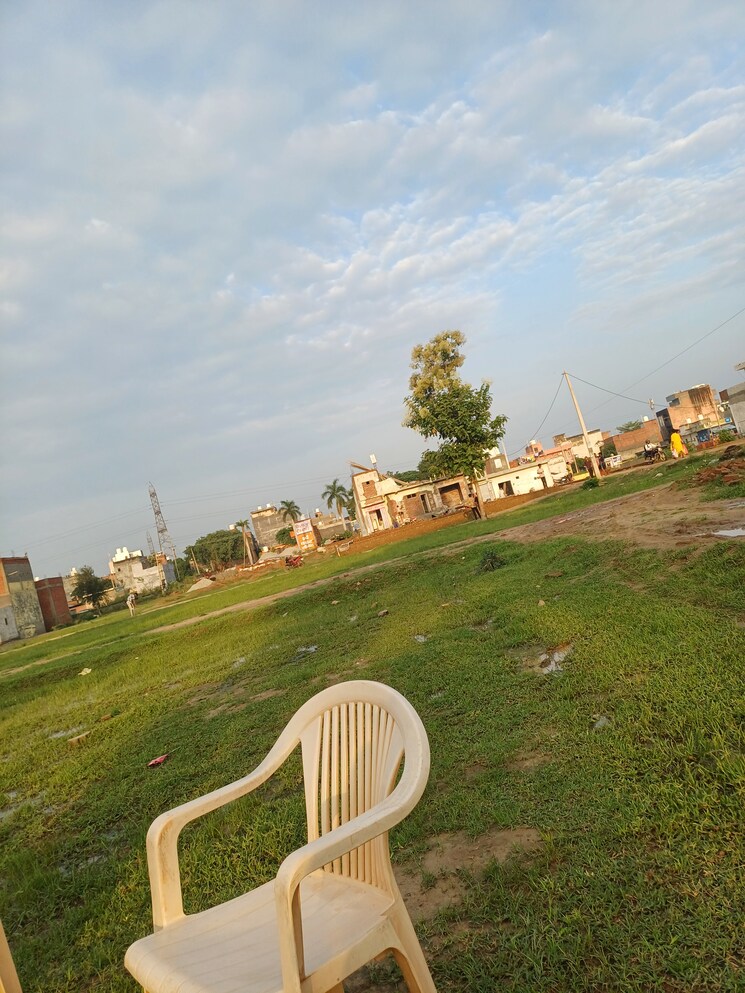Garden, dheeraj nagar  115 Sq.Yd. Plot In Dheeraj Nagar Faridabad 9112727