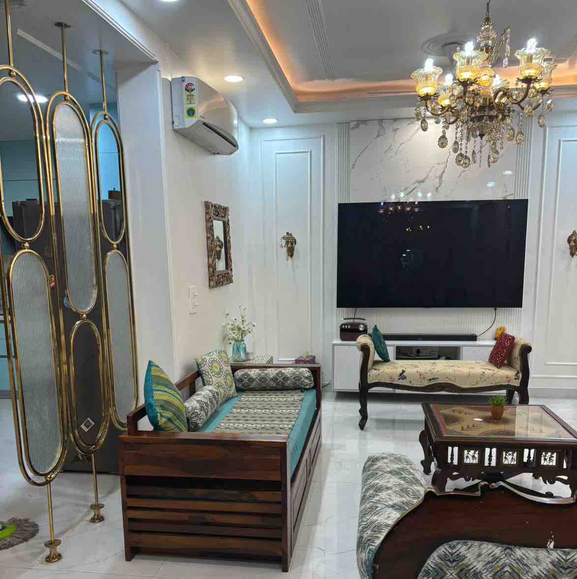 3.5 BHK 2105 Sq.Ft. Apartment in Unitech Escape