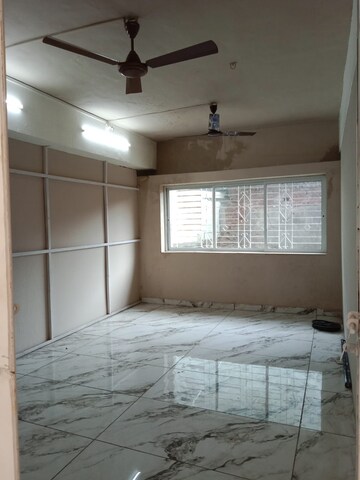 Room in  Showroom at Jambli Naka – for Rent